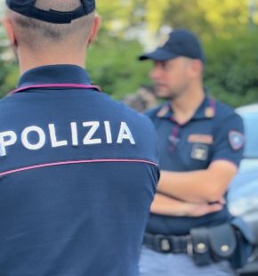 Roma, si introduce in un ristorante e svuota la cantina, sorpreso dalla polizia mentre tentava di aprire la cassa