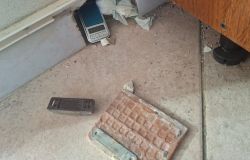 Roma Casilina, droga nascosta nel battiscopa, sconti per l'acquisto di doppie dosi, madre e figlia in manette