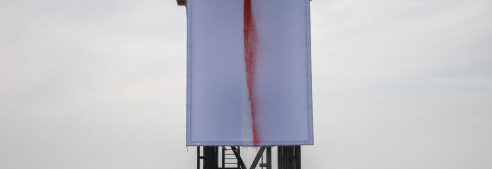 Greenpeace, installata un'opera d’arte di Anish Kapoor su una piattaforma di Shell per l’estrazione di gas