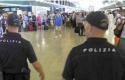 Roma, Polizia di Stato smantella banda di borseggiatori a Fiumicino: quattro arresti ed espulsioni