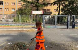 Roma, ritorno a scuola, interventi di pulizia dell'AMA in 1400 plessi scolastici