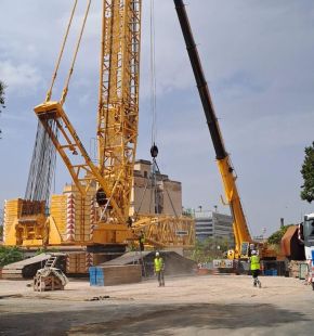 Roma, arrivata la gru per il posizionamento del nuovo ponte Giulio Rocco tra Ostiense e Garbatella