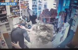 Un momento della tentata rapina