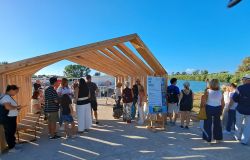 Grande affluenza per la mostra collettiva “Navigando sul Tevere – Estate Romana 2025” evento promosso dalla Pro Loco Ostia – Mare di Roma