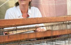 Elisabetta Scipioni al suo telaio