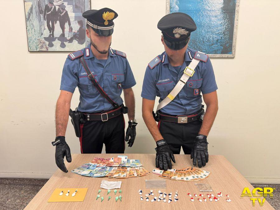 Carabinieri la droga sequestrata all'Eur Carabinieri la droga sequestrata all'Eur
