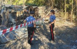 Grottaferrata, ai domiciliari 63enne romano di origini Sinti, accusato di aver incendiato materiali nel  cortile di un vicino