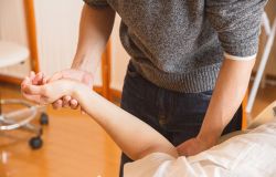 Dalla prevenzione della fragilità al nastro blu: AIFI protagonista della Giornata Mondiale della Fisioterapia