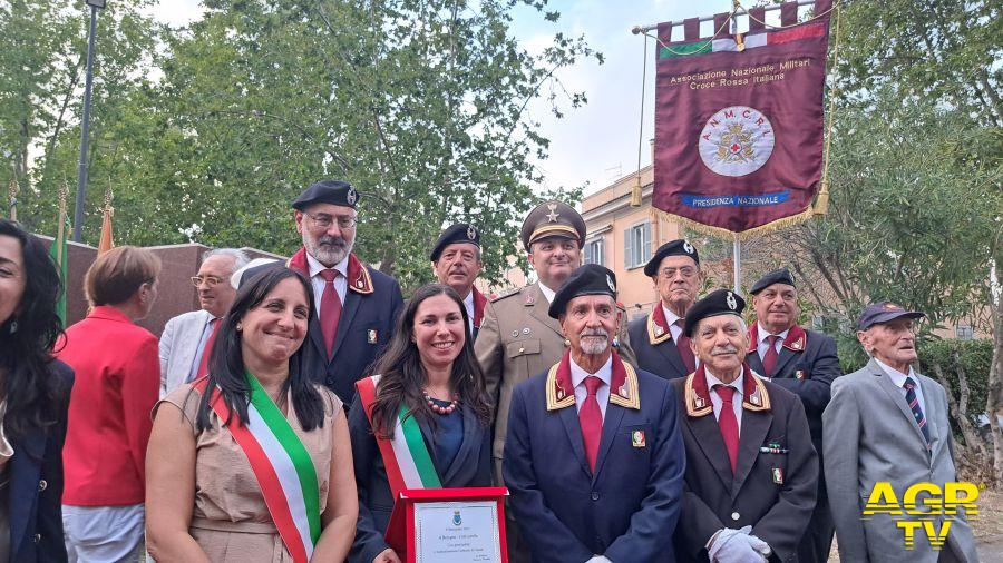 Francesca Sbardella Sindaca del Comune di Frascati, Giulia Sarti del Comune di Bologna, città gemellata per la commemorazione 2025, Corpo Militare della Croce Rossa Italiana e l'A.N.M.C.R.I. Francesca Sbardella Sindaca del Comune di Frascati, Giulia Sarti del Comune di Bologna, città gemellata per la commemorazione 2025, Corpo Militare della Croce Rossa Italiana e l'A.N.M.C.R.I.