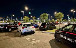 Fiumicino, corse clandestine in auto e moto, denunciati quattro giovani