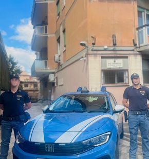 Roma, corsa contro il tempo per salvare un neonato, la Polizia a sirene spiegate sfida il traffico sino al Gemelli....salvo