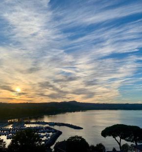 Bolsena, Opera Boat salpa da Capodimonte e diventa palcoscenico fra miti e musica navigando il lago