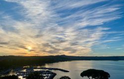 Bolsena, Opera Boat salpa da Capodimonte e diventa palcoscenico fra miti e musica navigando il lago