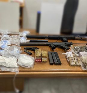 Roma Castel di Leva, droga nascosta in frigo in un box e scoperto arsenale di armi, in manette 57enne