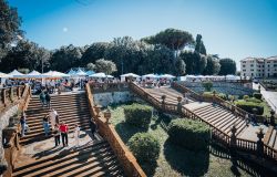 Frascati, Fiera dei Sapori d'Italia con piatti tipici, vini e tradizioni regionali nella cornice di Villa Torlonia