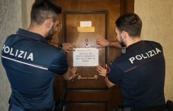 Roma, B&B chiuso per dieci giorni, aveva ospitato pusher straniero senza documenti, trovata droga nella camera
