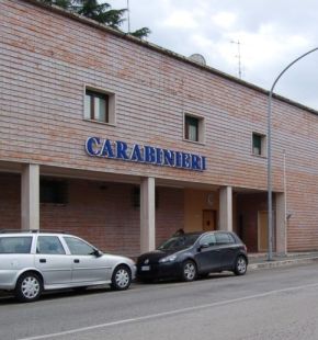 Guidonia, Carabinieri e Polizia arrestano in flagranza due cileni, uno 15enne, per furto