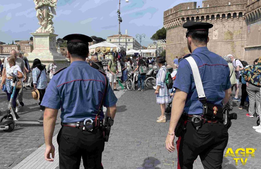 Carabinieri San Pietro controlli tra i pellegrini Carabinieri San Pietro controlli tra i pellegrini