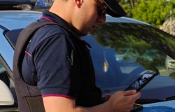 Roma, aggredisce a bottigliate due connazionali per rapina, arrestato romeno per tentato omicidio