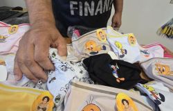 Blitz della Guardia di Finanza di Firenze - sequestrati oltre 700 indumenti intimi contraffatti destinati ai bambini