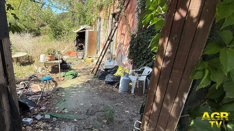 via Poggio di Venaco i ricoveri di fortuna dei senza fissa dimora