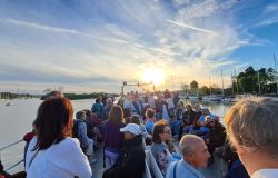 Roma torna a vivere il suo fiume: il Tevere come via d’accesso naturale al mare. Roma torna a vivere il suo fiume: il Tevere come via d’accesso naturale al mare.