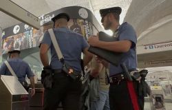 Roma, giro di vite contro i borseggi, metropolitana sotto il controllo dei Carabinieri, 6 arresti