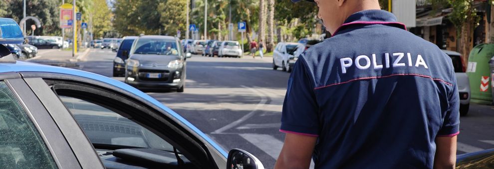 Ostia, scoperto uno spaccio self service, tre arresti, sequestrato 1,5 kg. di droga