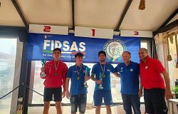 Fiumicino, Gianluca Vercelli nuotatore della SIS Roma argento nella traversata Ventotene-Santo Stefano