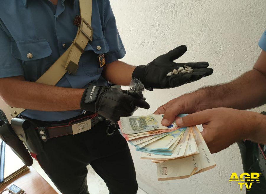 Roma San Cesareo, due arresti, fermato ad un posto di blocco pusher con hashish e cocaina