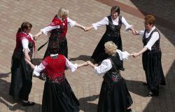 Ostia, al via le Giornate Sarde, tre giorni di folklore, cultura e tradizioni dedicati alla Sardegna