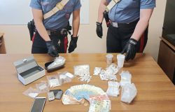 Fonte Nuova, i Carabinieri fermano un'auto con tre donne, ai domiciliari 23enne alla guida, denunciate le altre due per spaccio