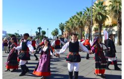 Balli folkloristici in piazza...le Giornate sarde ad Ostia