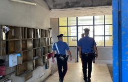 Roma Corviale, avevano occupato la casa di un'anziana e litigavano, i Carabinieri intervenuti per mettere pace...li denuciano
