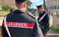 Roma, turista cinese molestata durante un servizio fotografico al Colosseo, fermato uno straniero 30enne