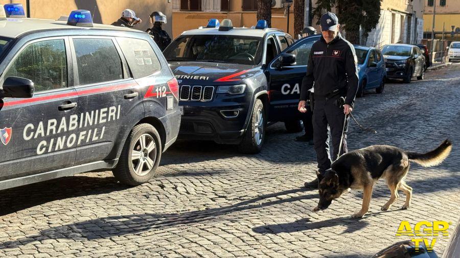 Carabinieri operazione antidroga al Quarticciolo Carabinieri operazione antidroga al Quarticciolo