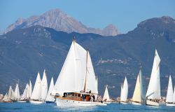 Vele storiche, grande festa a Viareggio per il XX Raduno