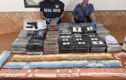Roma, duro colpo al traffico di stupefacenti, i Carabinieri sequestrano 200 kg. di cocaina, avrebbero fruttato 16 milioni di euro