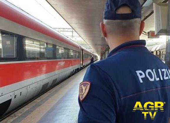 Polizia controlli treni polfer Polizia controlli treni polfer