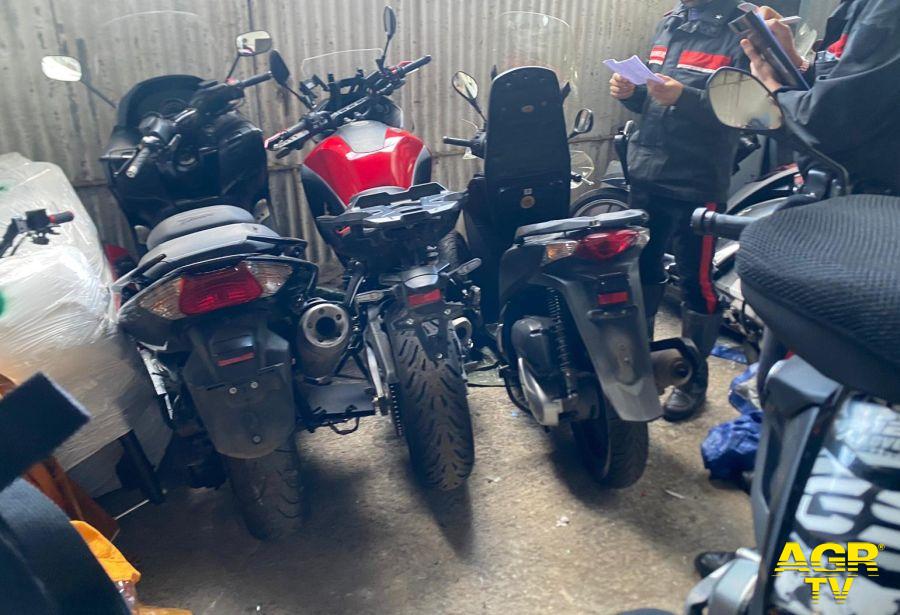 Carabinieri Montesacro scoperto capannone moto rubate Carabinieri Montesacro scoperto capannone moto rubate