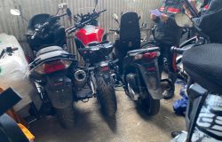 Roma, scoperto in un capannone deposito di moto e scooter rubati, cinque persone denunciate per ricettazione e riciclaggio