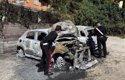 Carabinieri Castelgandolfo incendio auto