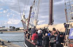 il Papa a bordo della nave della pace ph credit Alessandro Mei il Papa a bordo della nave della pace ph credit Alessandro Mei