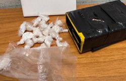 Roma, cocaina nascosta sotto il telaio dell’auto: arrestati due pusher a Prima Porta
