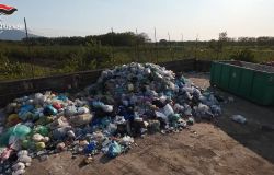 Cimitile: sequestrata discarica abusiva dal NOE dei Carabinieri Cimitile: sequestrata discarica abusiva dal NOE dei Carabinieri