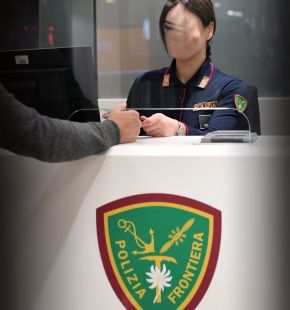 Aeroporto di Fiumicino: la Polizia di Frontiera sventa un traffico internazionale di stupefacenti Aeroporto di Fiumicino: la Polizia di Frontiera sventa un traffico internazionale di stupefacenti