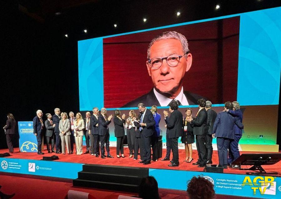 Ebano De Nuccio e i Consiglieri al Congresso Nazionale Commercialisti 2025 a Genova: apertura ufficiale Ebano De Nuccio e i Consiglieri al Congresso Nazionale Commercialisti 2025 a Genova: apertura ufficiale
