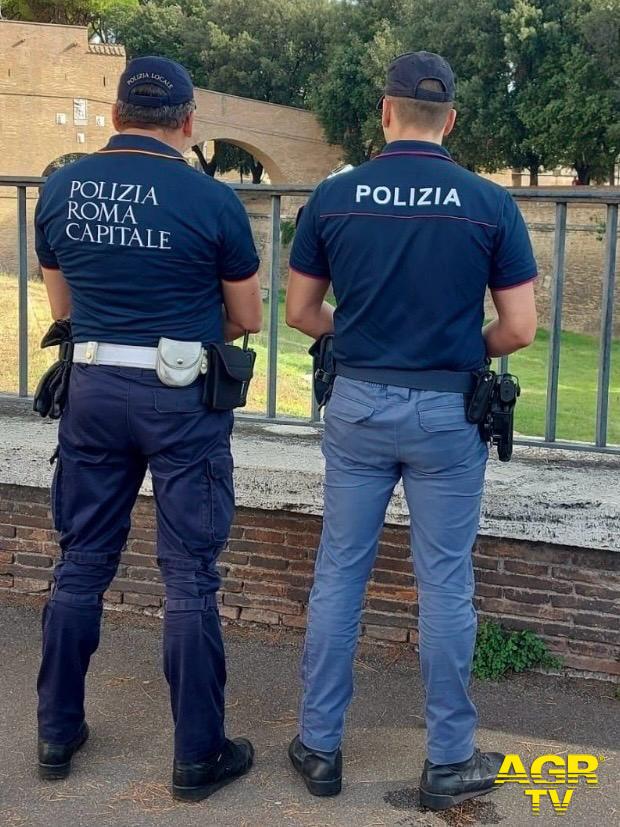 Polizia e vigili urbani in azione Polizia e vigili urbani in azione