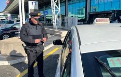 Fiumicino, giro di vite contro NCC ed abusivi, 32 sanzioni e 70 mila euro di multa, arrestato 42enne per furto Fiumicino, giro di vite contro NCC ed abusivi, 32 sanzioni e 70 mila euro di multa, arrestato 42enne per furto