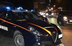 Roma, va in escandescenze in un bar....arrivano i Carabinieri e li aggredisce, fermata romena 32enne Roma, va in escandescenze in un bar....arrivano i Carabinieri e li aggredisce, fermata romena 32enne